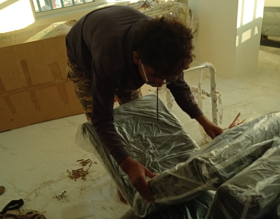 مرحلة تركيب الاثاث